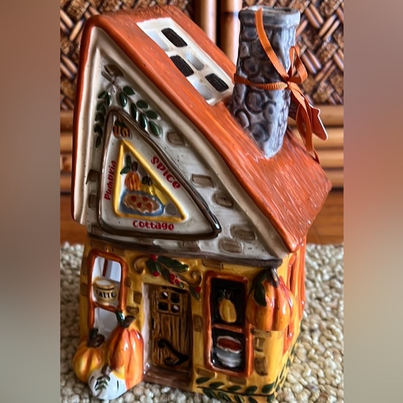 Blue Sky Pumpkin Spice Cottage - Picture 6 of 6